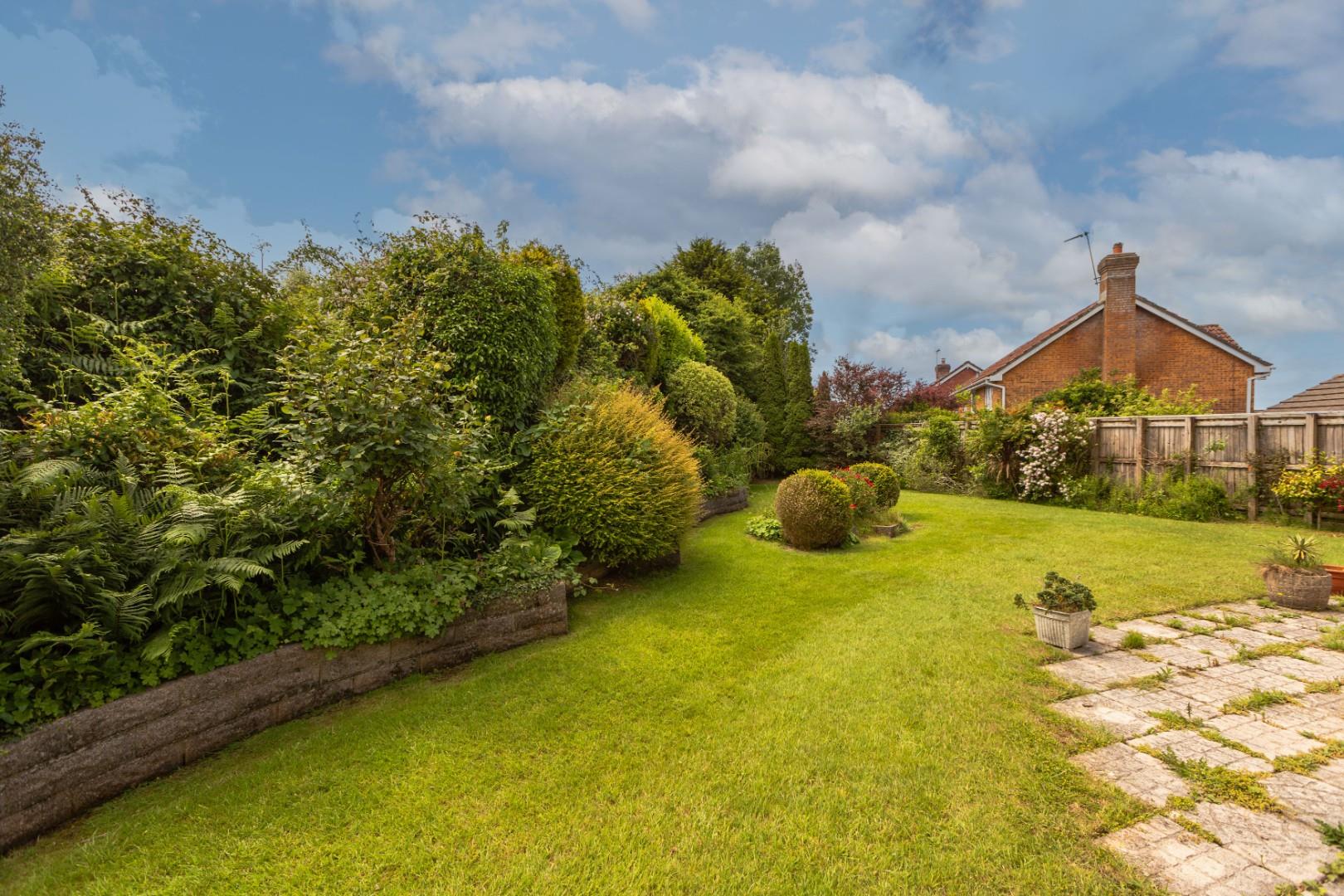 Ffordd Draenen Ddu, West Cross, Newton, Swansea, SA3 5RP